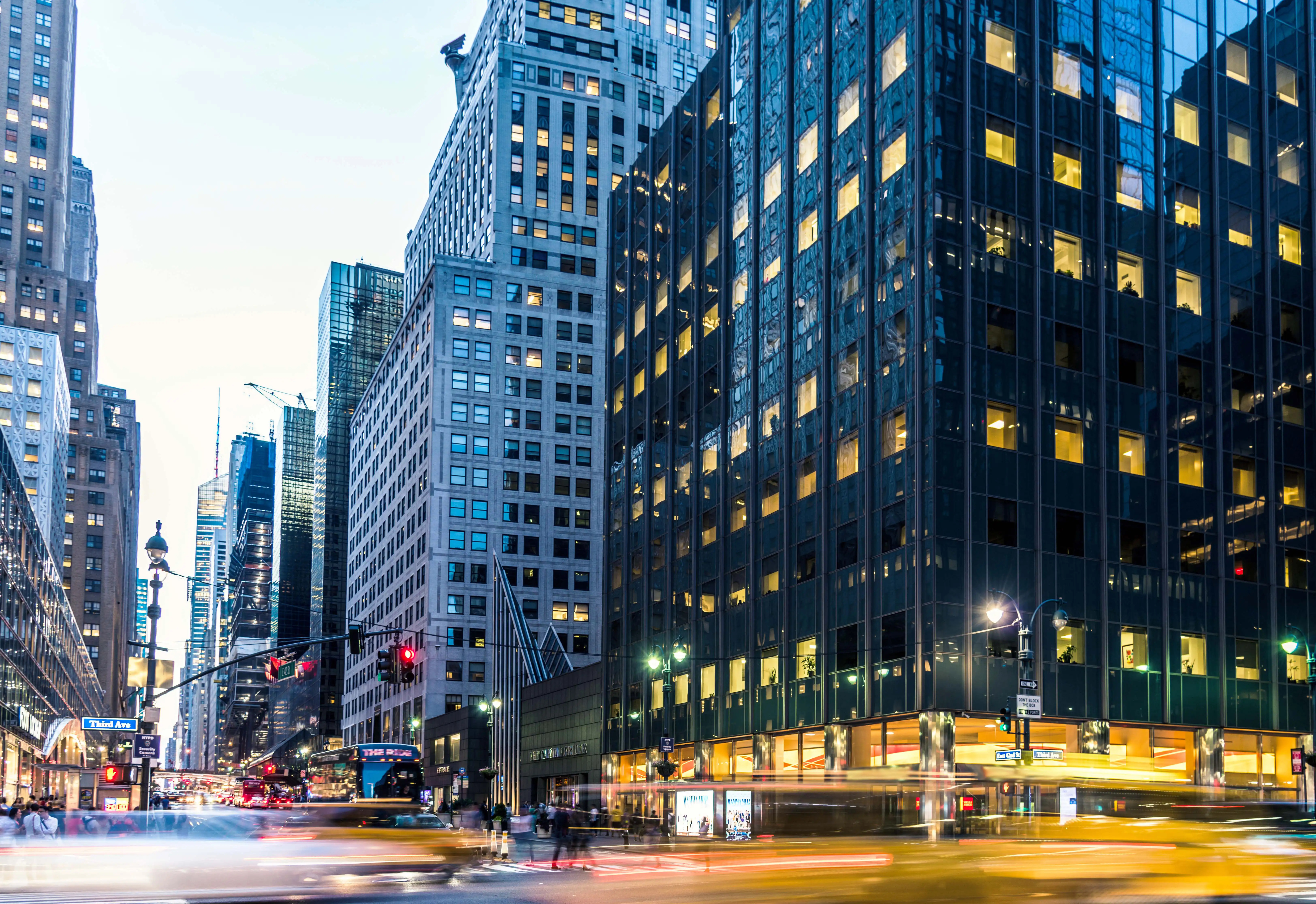 The Alliant financial institutions insurance team sets a higher standard of service excellence.